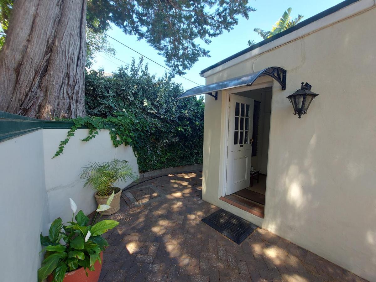 Newlands Guest House เคปทาวน์ ภายนอก รูปภาพ
