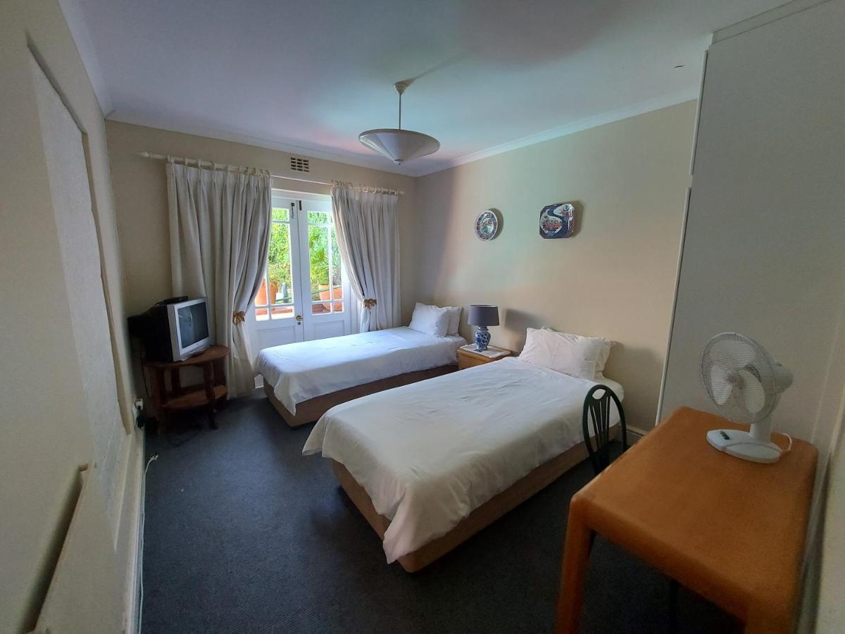 Newlands Guest House เคปทาวน์ ภายนอก รูปภาพ
