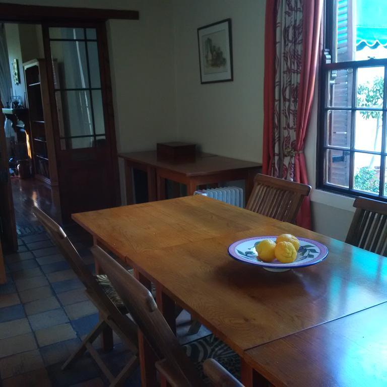 Newlands Guest House เคปทาวน์ ภายนอก รูปภาพ